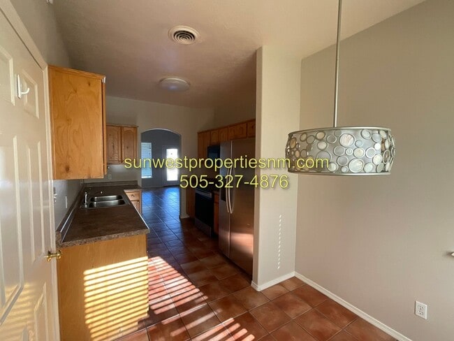 Foto del edificio - 3 Bedroom, 2 Bath, 2 Car Garage House with...