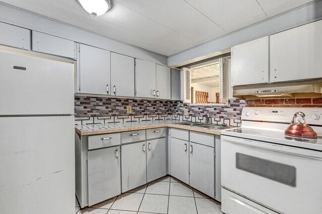 Foto del edificio - 488 Barefoot Blvd