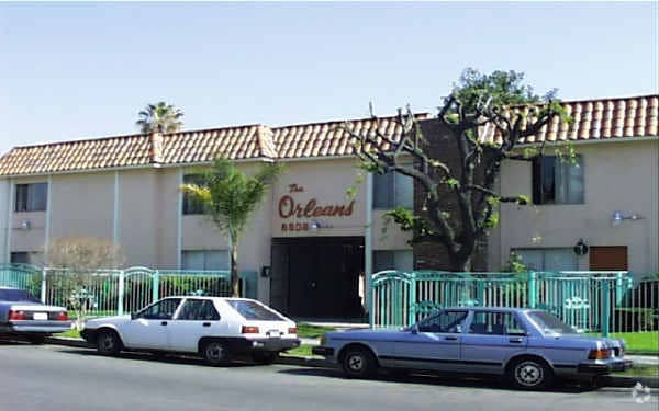 Building Photo - 8808 Cedros Ave