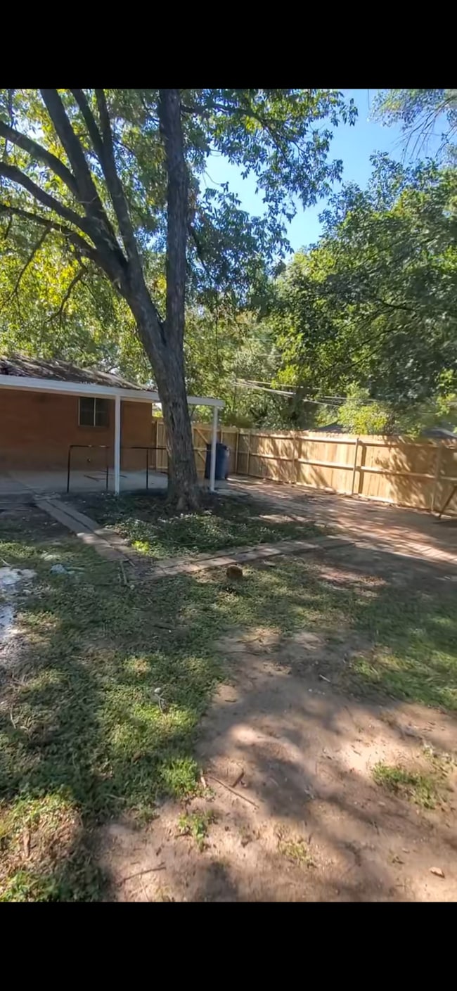 Foto del edificio - 220 Fairmont Ave