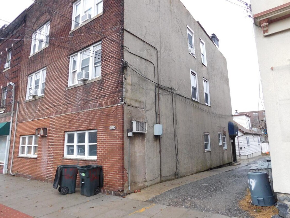 621 Palisade Ave Unit 2, Cliffside Park, NJ 07010 Apartments in