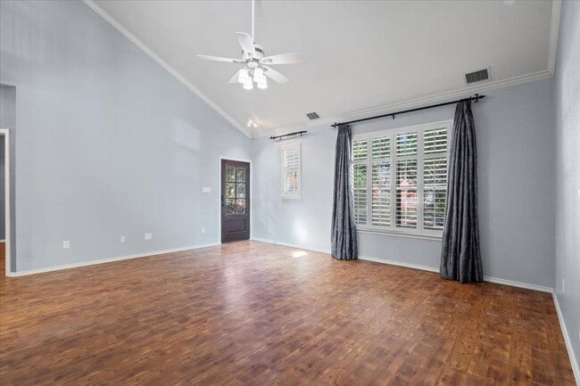 Foto del edificio - 633 Fairway