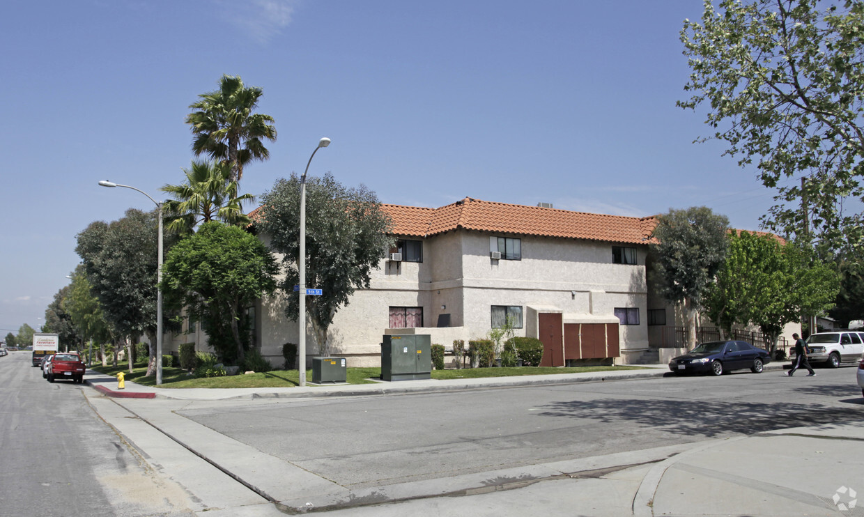 Building Photo - Clarita Terrace Apartments