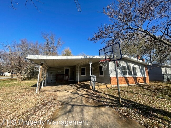 Building Photo - 3 br, 2 bath House - 607 W Erie Street