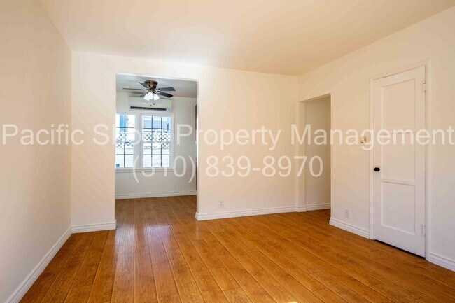 Building Photo - 14220 Gilmore St