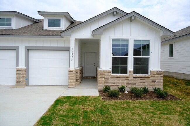 Building Photo - 1129 Stone Vly Rd