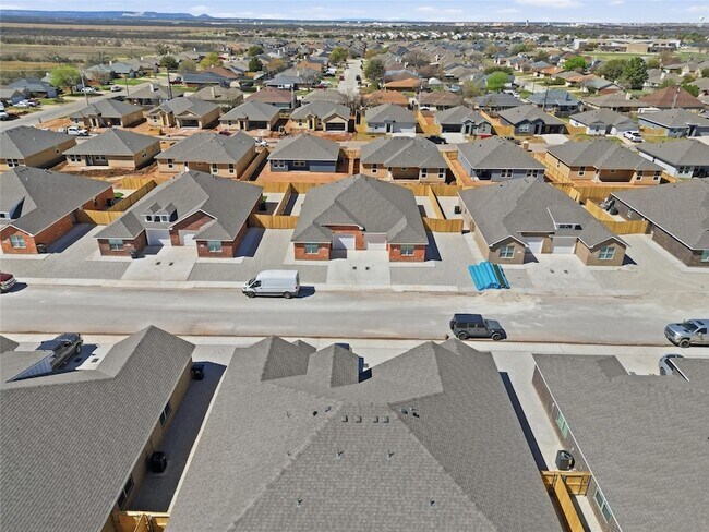 Building Photo - 2918 Glennster St