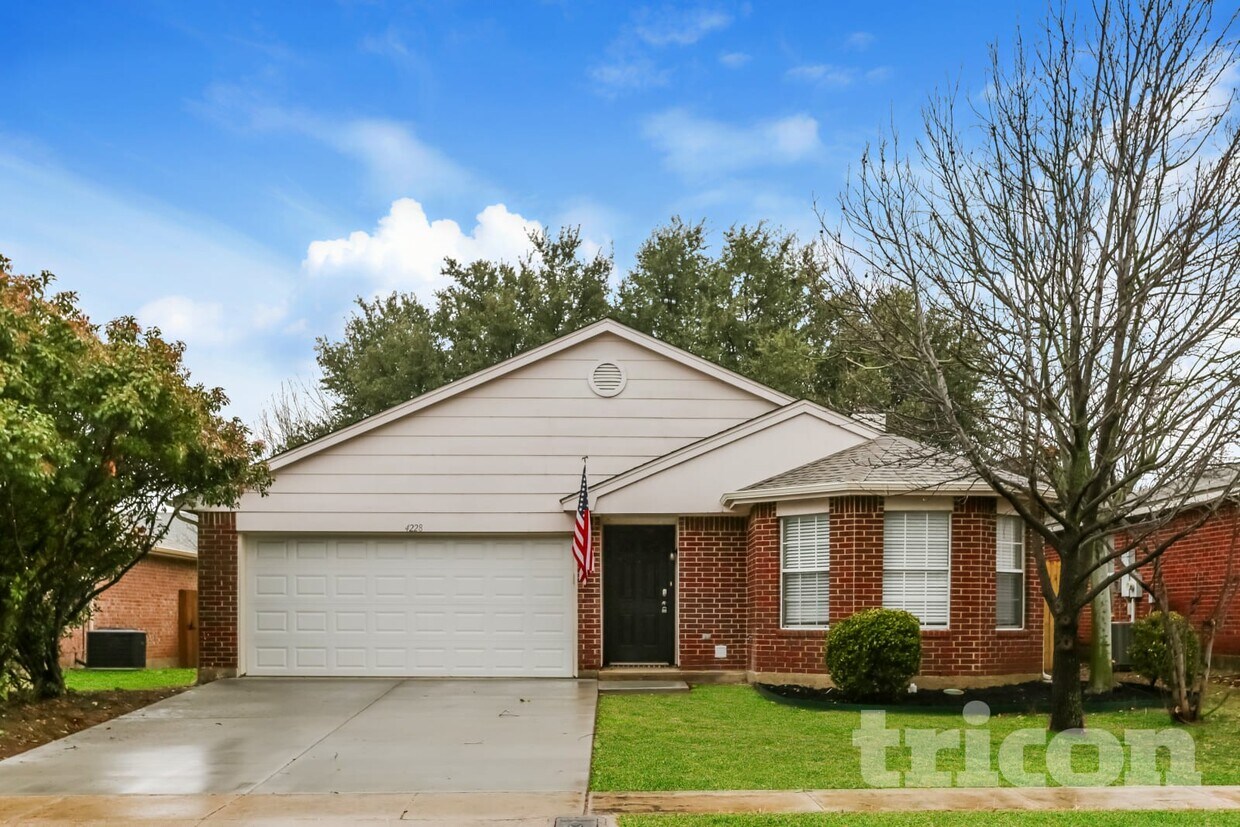 Primary Photo - 4228 Heath St