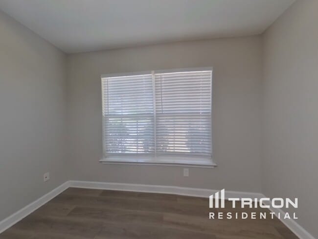 Foto del edificio - 911 Woodington Ln