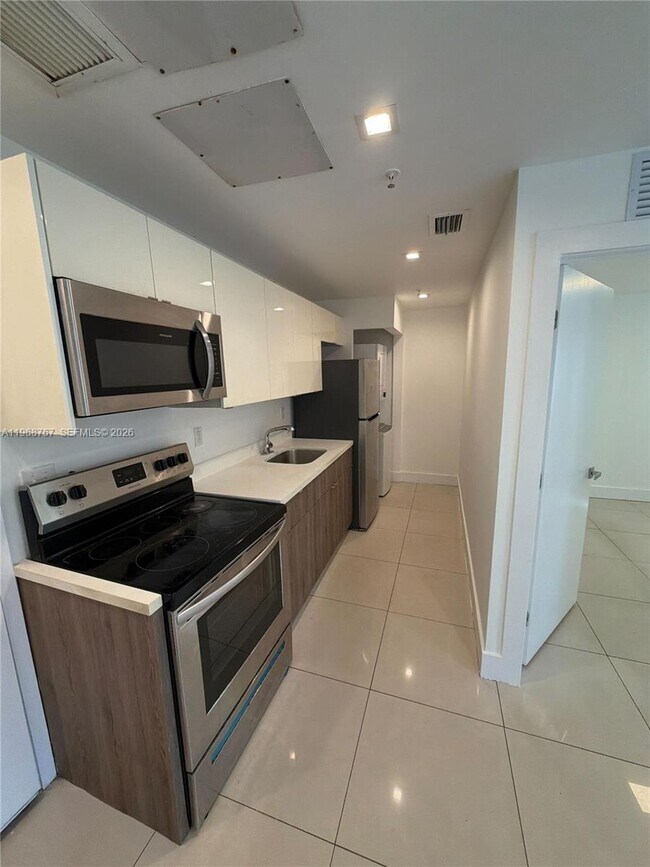 Foto del edificio - 829 SW 18th Ave