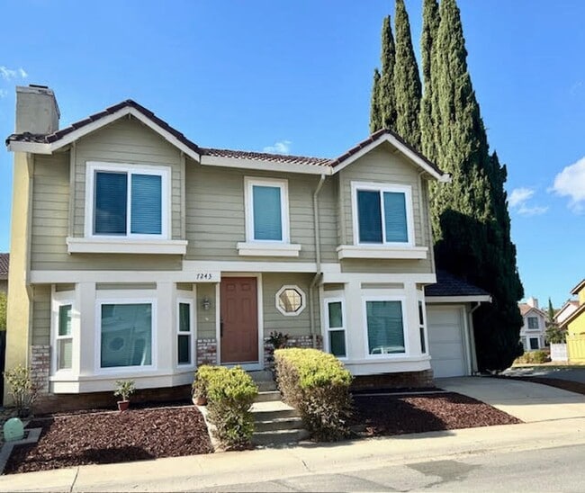 4 Bedroom Almaden Home - 4 Bedroom Almaden Home