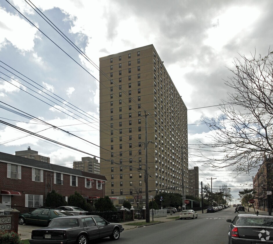 Primary Photo - Friendset Apartments