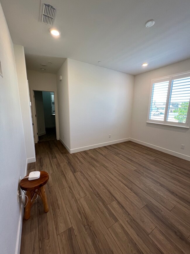 Building Photo - 9886 Summerton Way
