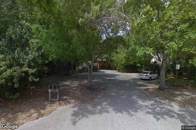 Building Photo - 2736 Park Dr