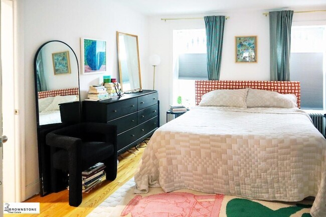 Foto del edificio - 586 Henry St