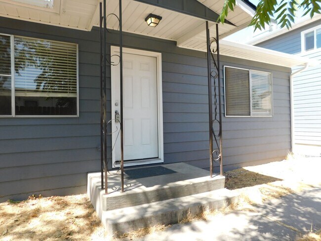 Foto del edificio - 1318 Bunting Ave