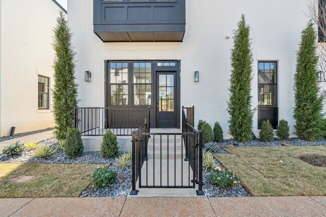 Foto del edificio - Townhome 2 bed 2.5 Bath "The White Workroom" in The Heart of Selah