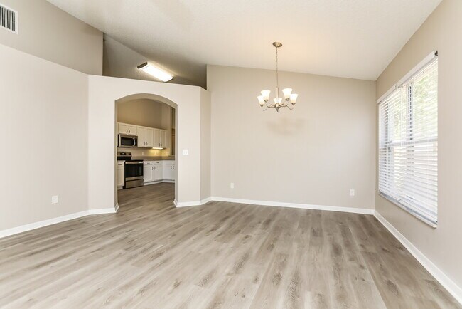 Foto del edificio - 130 Kinney Ct
