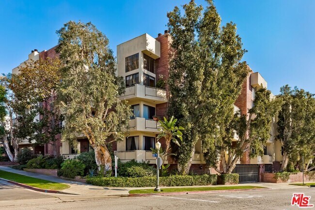 Building Photo - 10794 Wilkins Ave