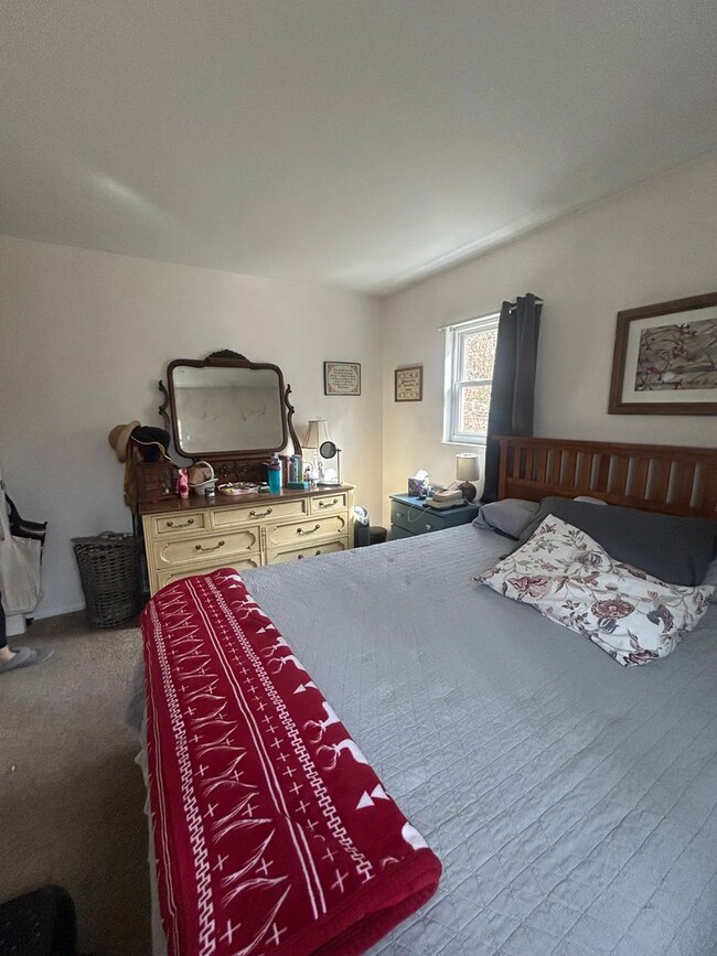 Foto del edificio - 3 bed, 1 1/2 Bath House