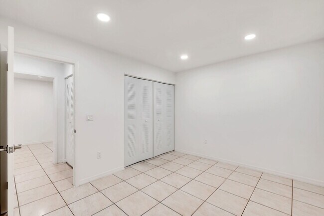 Building Photo - 11364 SW 87th Ter