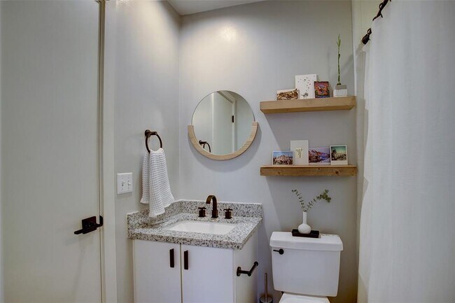 Foto del edificio - 816 Ruthven St
