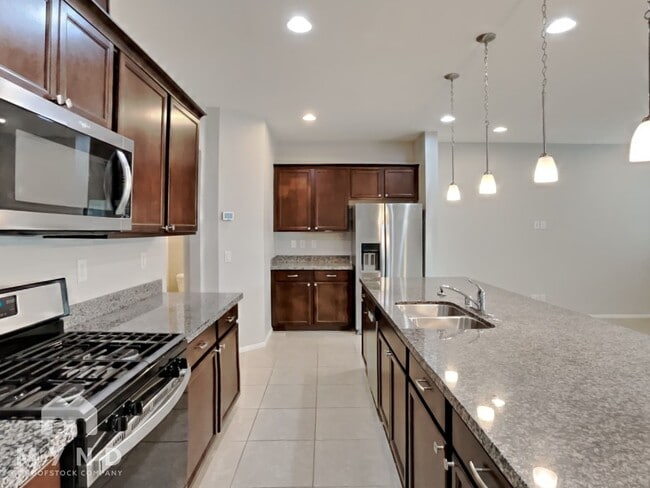 Foto del edificio - 6646 Evander St