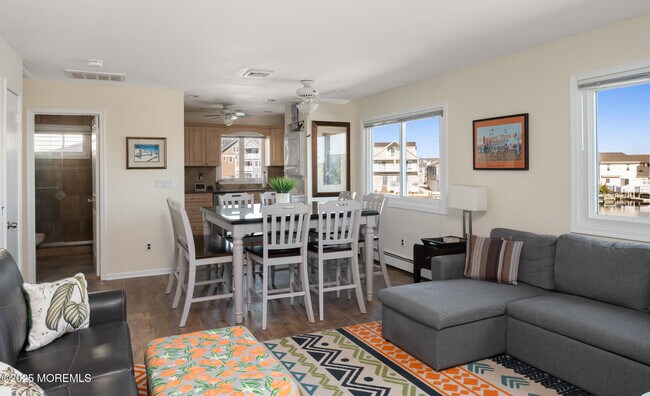 Foto del edificio - 408 Coolidge Ave