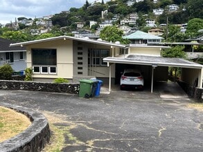 Building Photo - 2586 Kekuanoni St