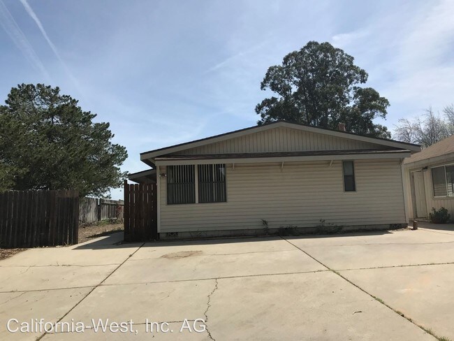 Building Photo - 3 br, 2 bath House - 561 CAMINO CABALLO