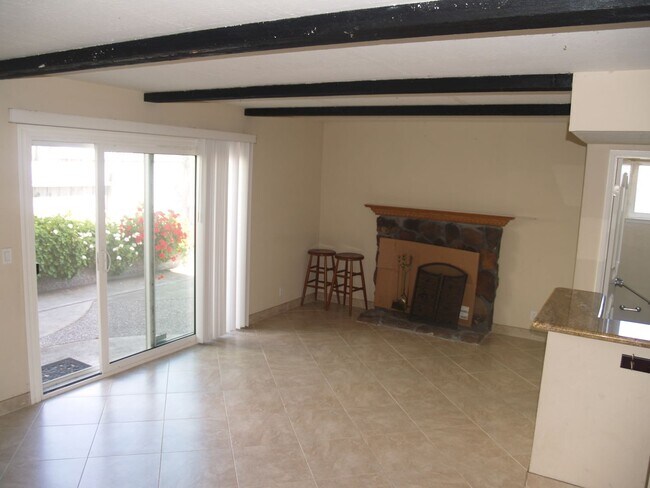 Foto del edificio - RENT WILL BE $3950 THROUGH MAY 2026!