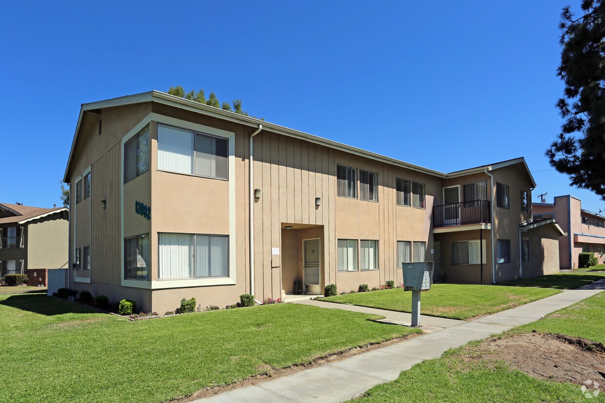 Primary Photo - 12082 Cole St
