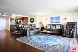 Building Photo - 4316 Marina City Dr