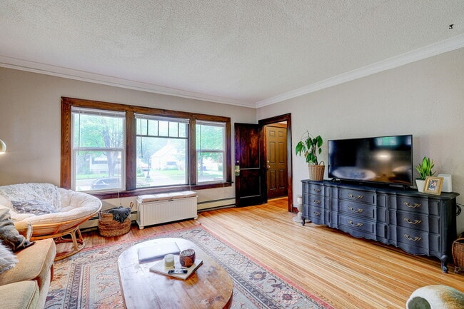 Foto del edificio - 832 Dayton Ave