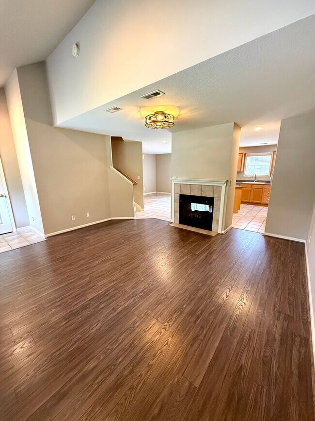 Foto del edificio - 3601 Chapel Hill Rd