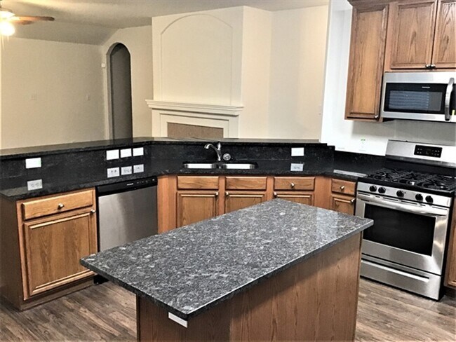 Foto del edificio - 4910 Monarch Meadow Ln