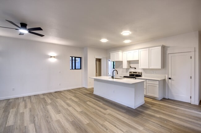 Foto del edificio - 1404 SE Franklin St