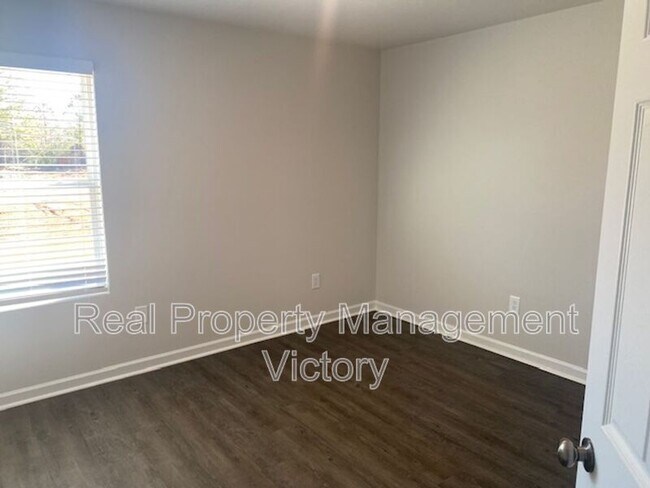 Foto del edificio - 104 Marine Dr