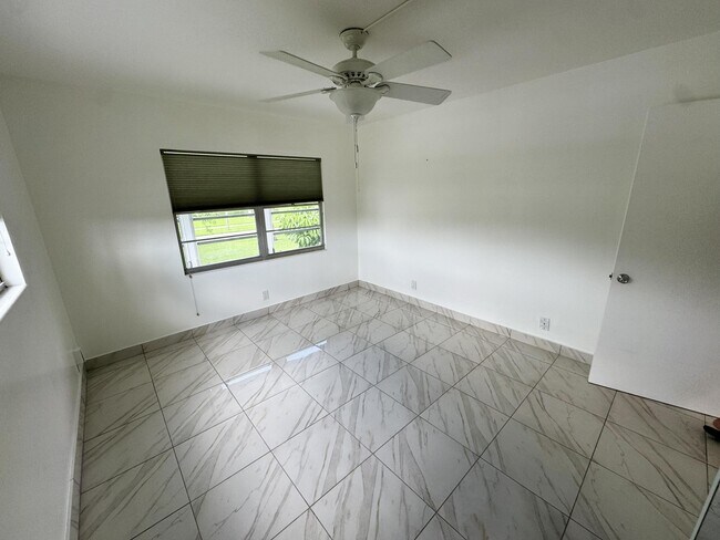 Foto del edificio - 351 Mansfield I