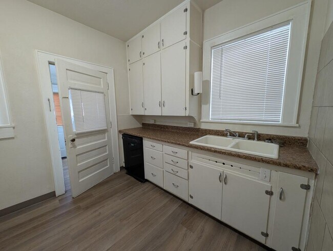 Foto del edificio - 124-134.5-1345 Hamilton St