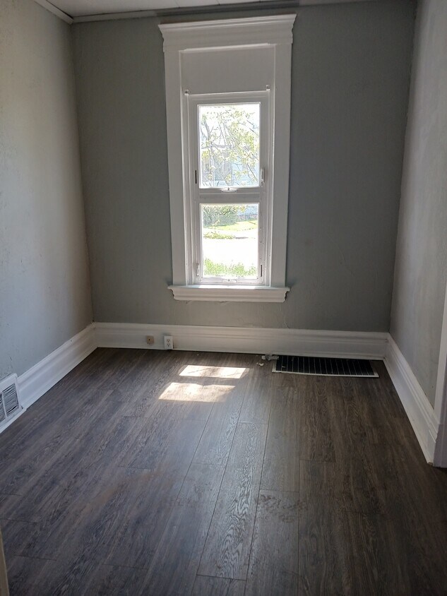 Bedroom - 336 4th St