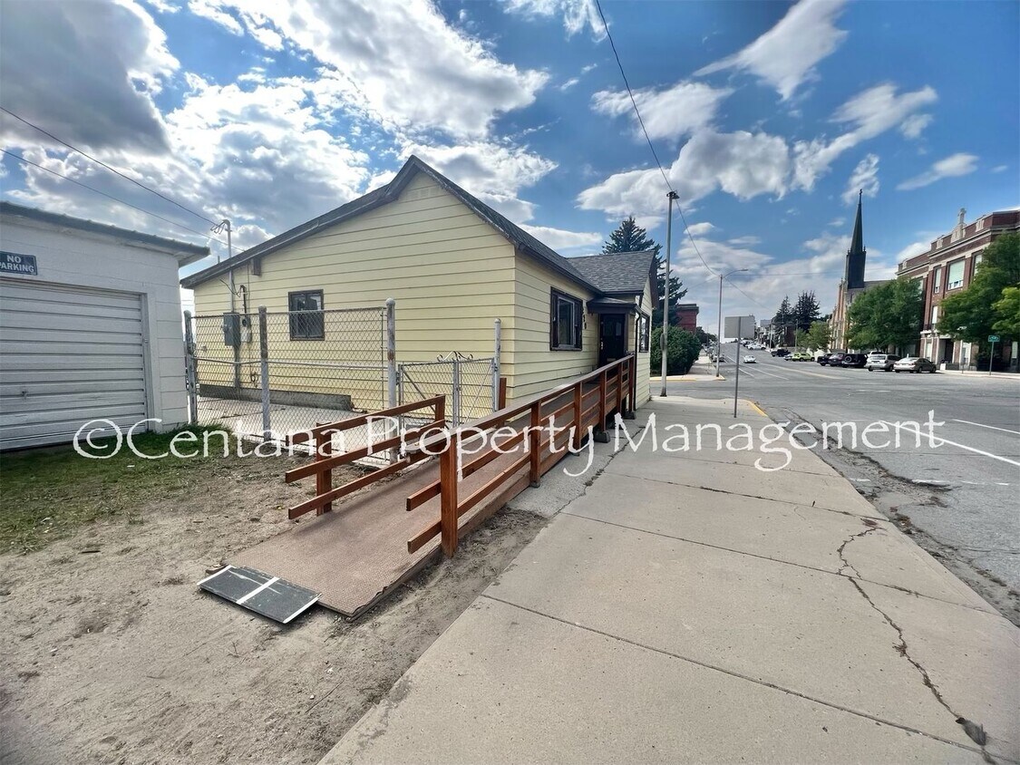 220 W Mercury St Unit House, Butte, MT 59701 Room for Rent in Butte