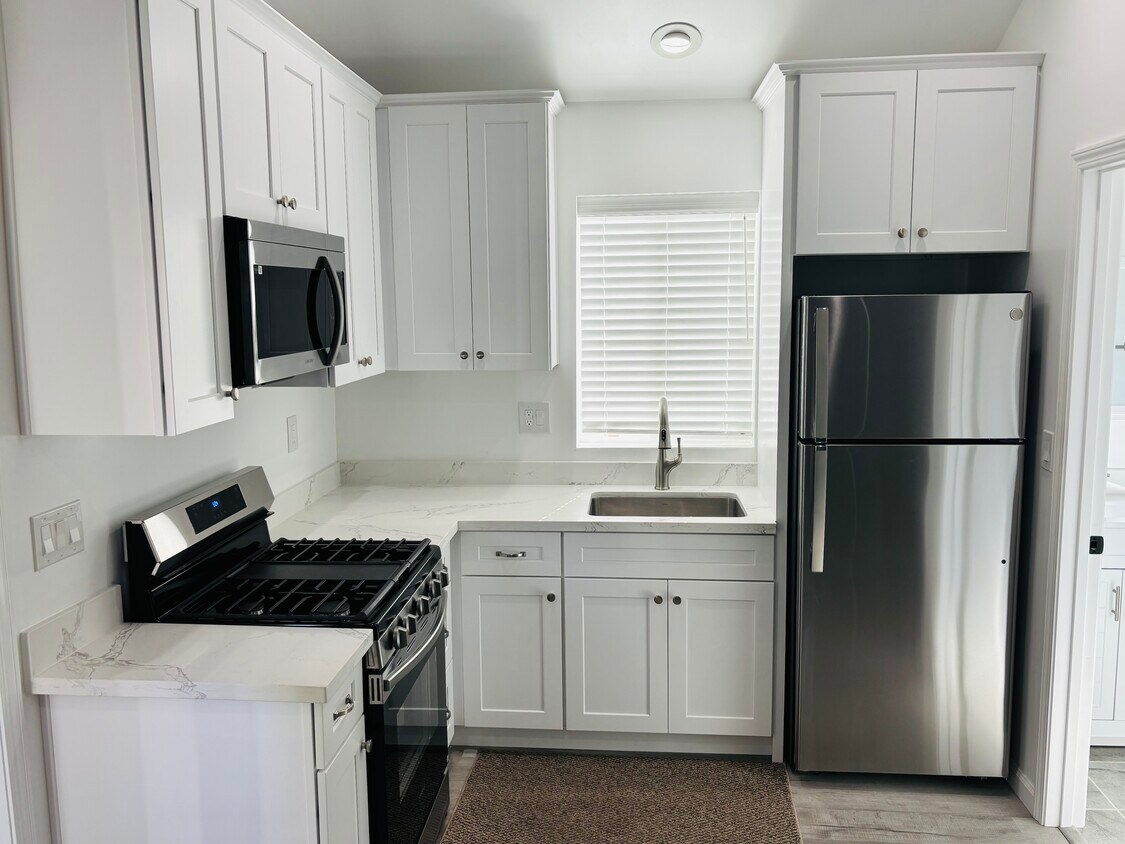 Brand New ADU | Additional $150 Per Month for Utilities | Available June 1st | $2,350/Month Burbank - 2140 N Manning St