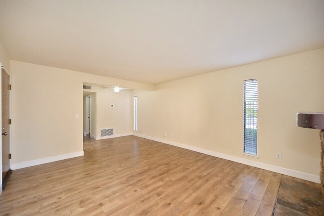 Building Photo - Beautiful upgraded cozy single story 1 bed...