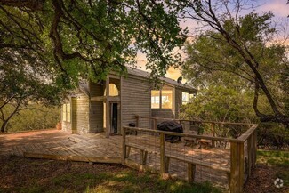 Building Photo - 203 Hill Loop