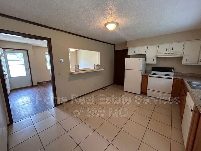 Building Photo - 1507 Birch Ln