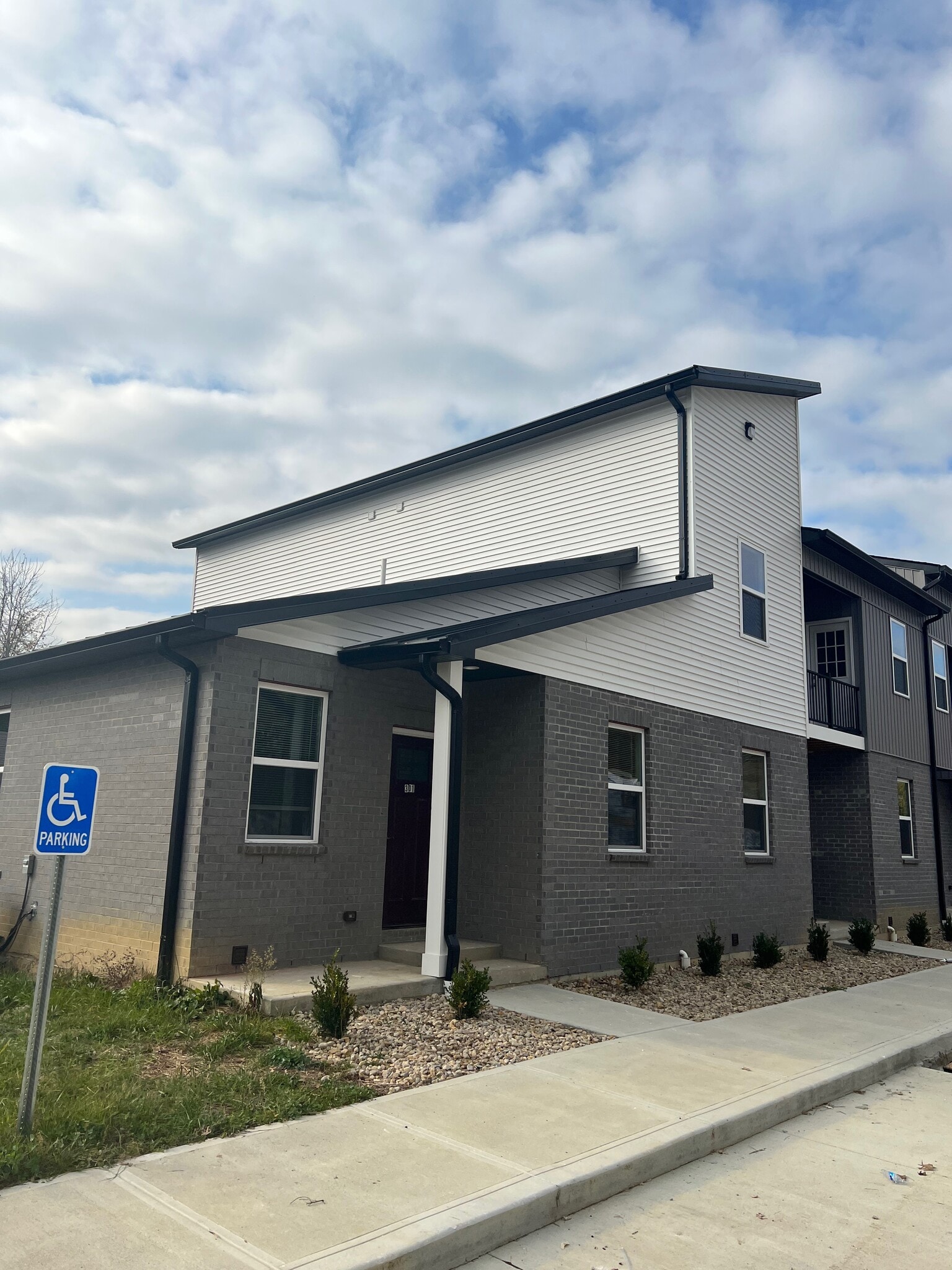 601 Courtyard Ln, Amelia, OH 45102 - Townhome Rentals in Amelia OH ...
