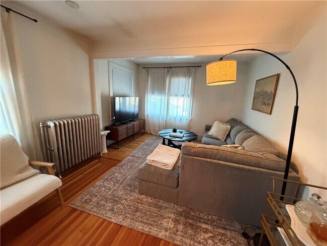 Foto del edificio - 16 Apthorp Ave