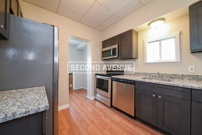 Building Photo - 3340 Latonia Ave