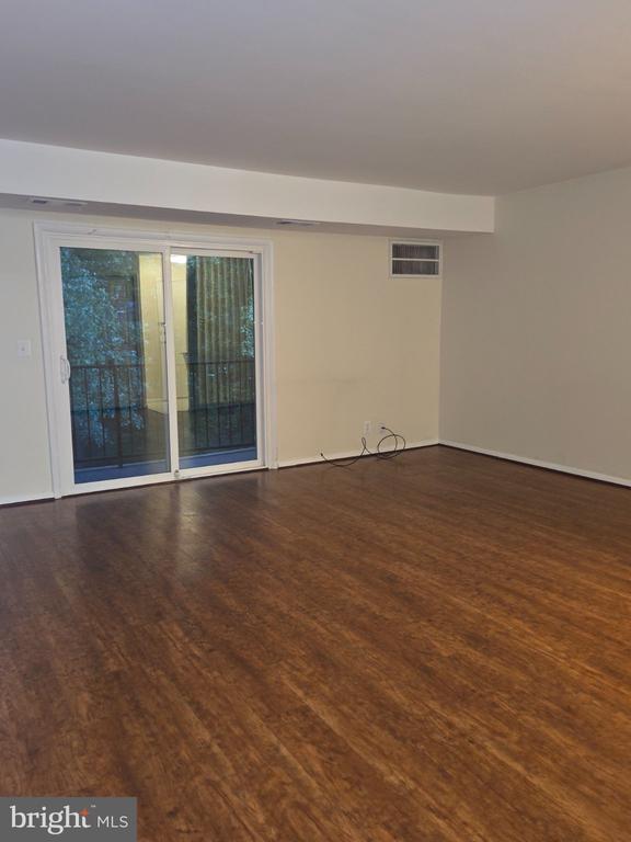 Building Photo - 111 Donzen Dr